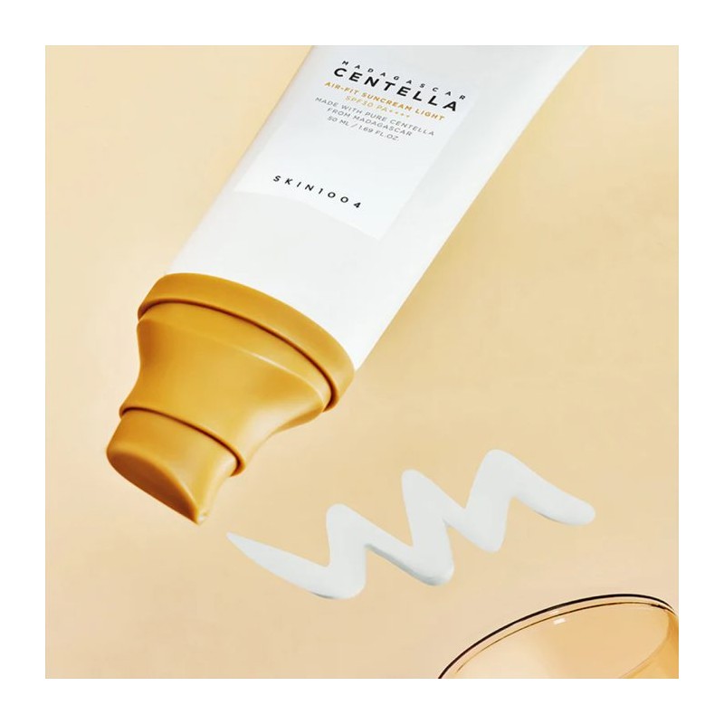کرم ضدآفتاب فیزیکی SPF30 سنتلا مناسب پوست حساس اسکین 1004 Madagascar Centella Air-Fit Suncream Light حجم 50 میل