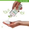 میسلار واتر پاک‌کننده و آبرسان ویتامین B3 مناسب پوست حساس سیمپل Kind to Skin Micellar Cleansing Water حجم 200 میل