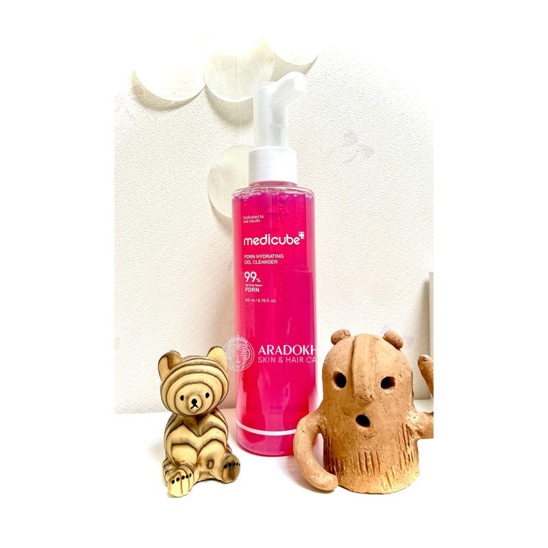 ژل شوینده آبرسان و لایه بردار ملایم PDRN و کلاژن مناسب انواع پوست مدی کیوب PDRN Hydrating Gel Cleanser حجم 200 میل